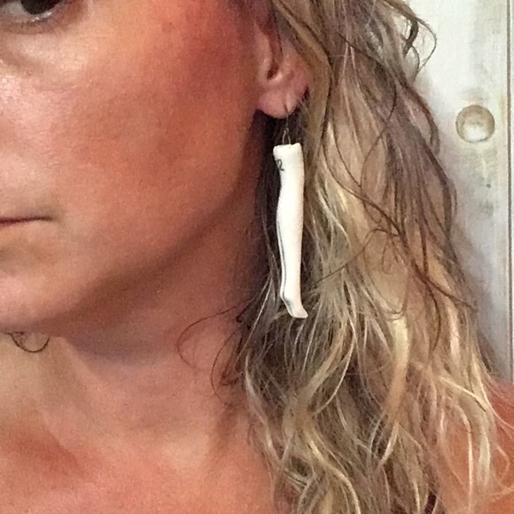 💥Handmade Porcelain Leg Earrings💥 - Picture 4 of 4